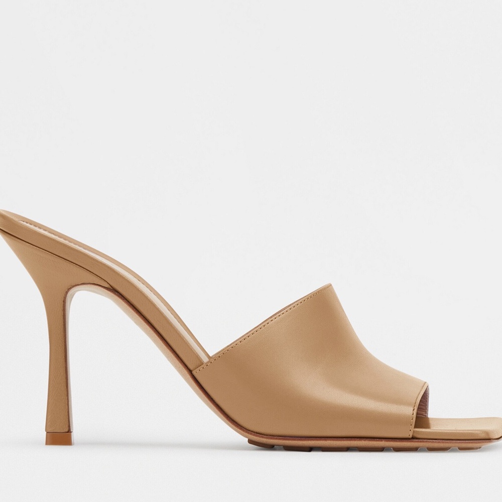 BOTTEGA VENETA Stretch leather heels